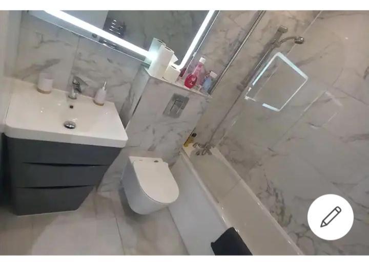 Cozy 2 Bedrooms Apartment Canvey Island Экстерьер фото